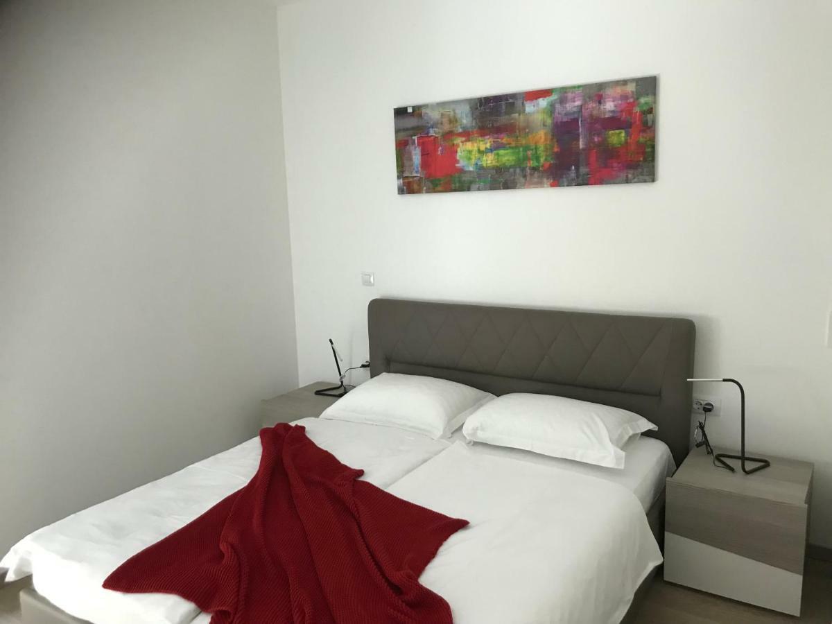 Blue Water Apartment Zrnovo Εξωτερικό φωτογραφία